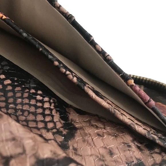 INC International Concepts Wristlet/Wallet Animal Print Size 4” x 8” - Picture 9 of 10